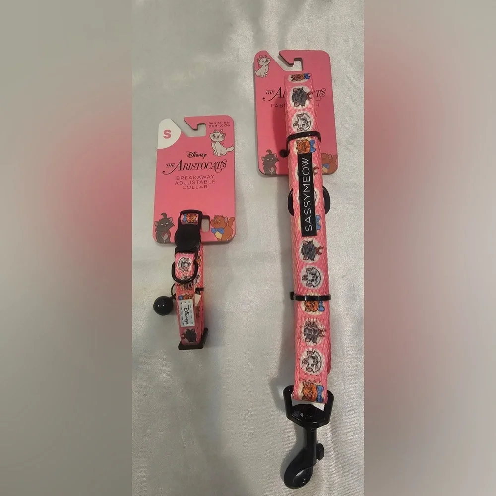 Disney Sassy Meow Pink Aristocats Harness, Collar and Leash Set (S)